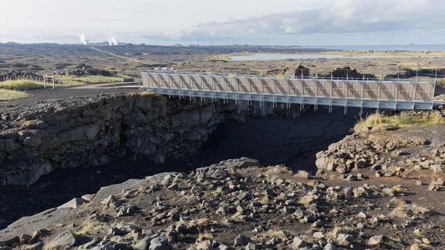 Мост между континентами