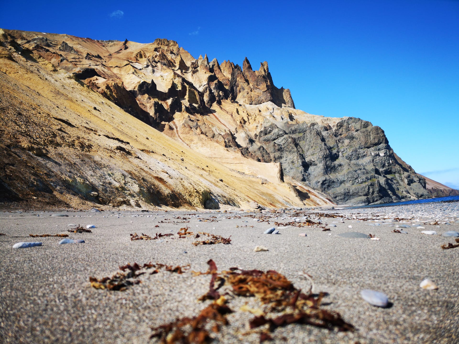 Морські скелі Перрибьорг