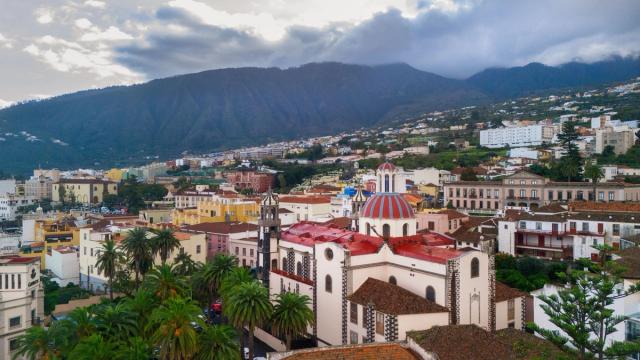 North or south Tenerife: where to stay and what to see