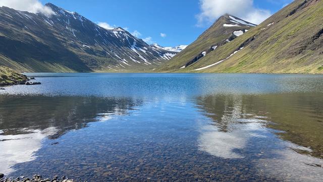 Озеро Храунсватн