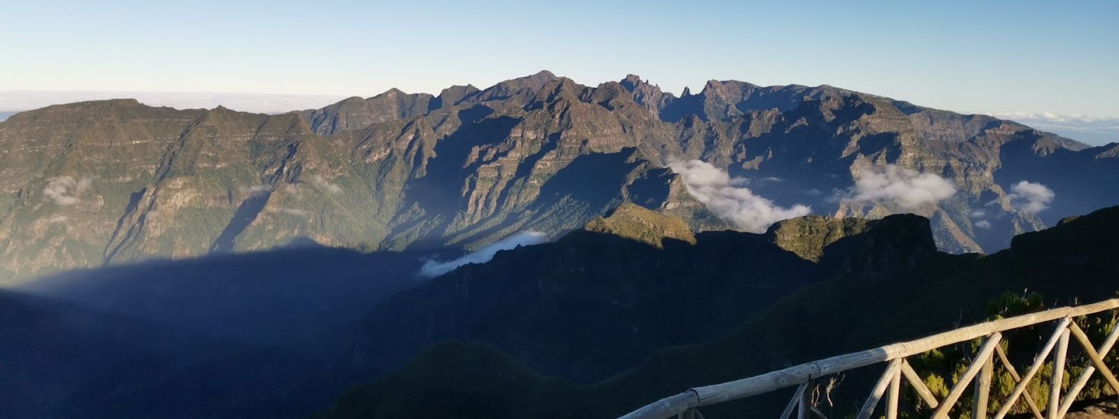Bica da Cana peak and viewpoint
