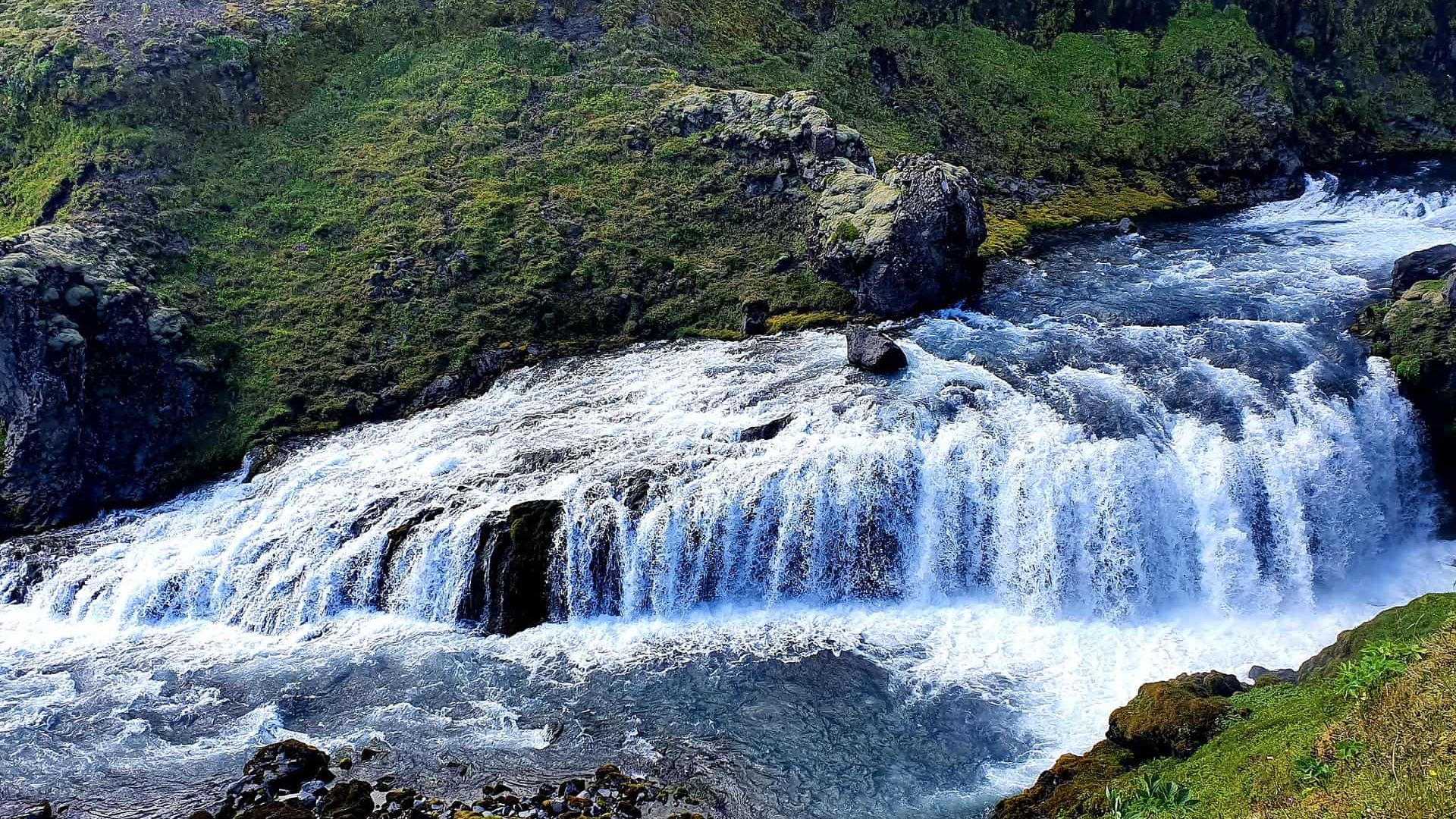 Водопад Роллуторфуфосс