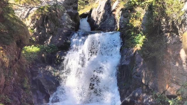 Ущелини на шляху до Нурії