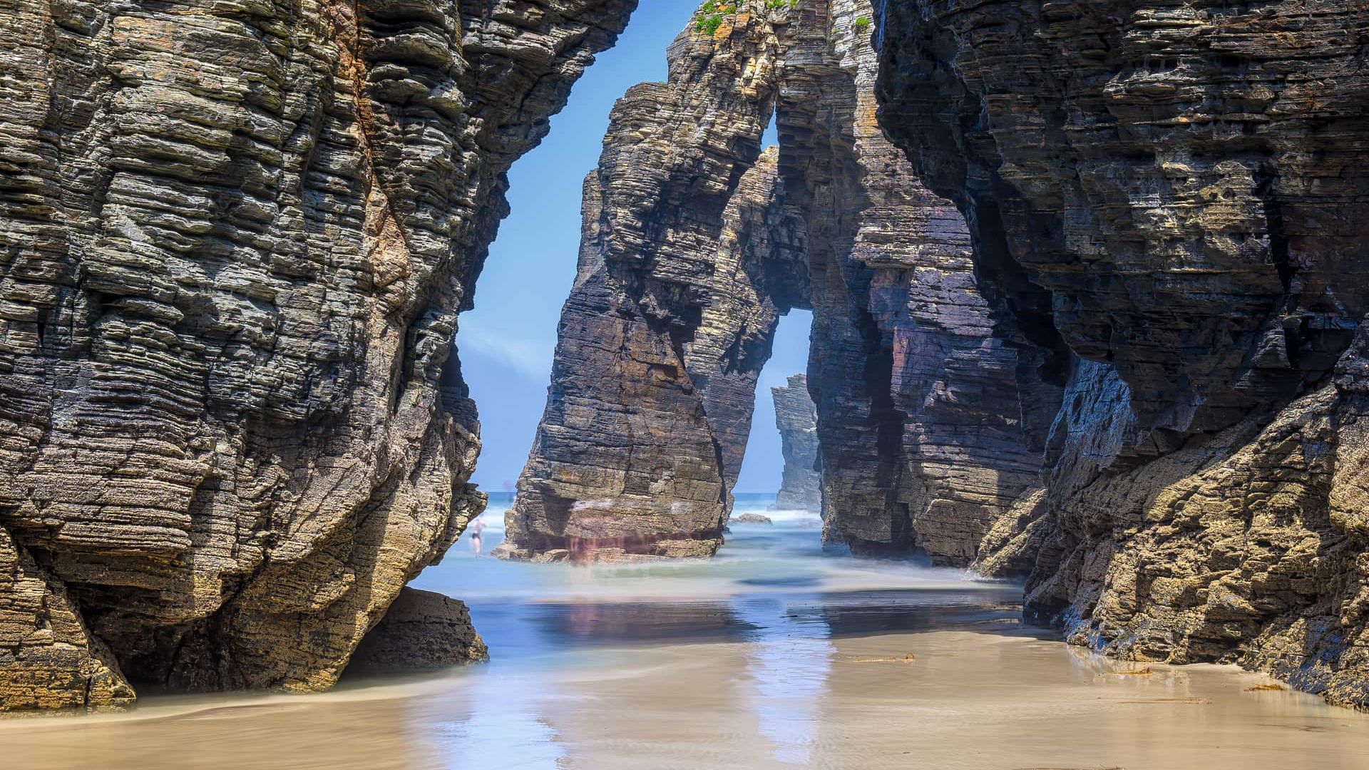 Пляж Лас-Катедралес