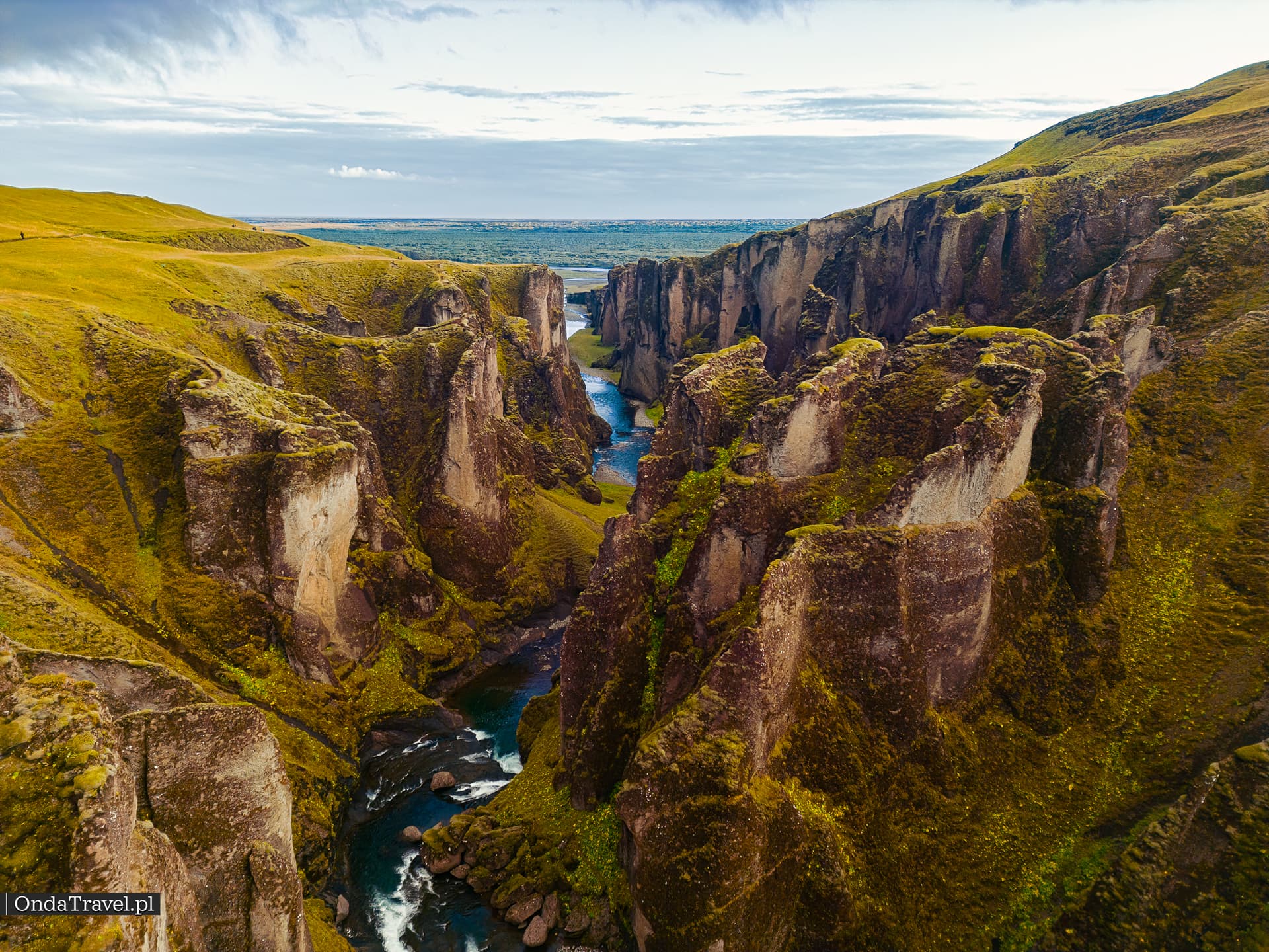 Fjadrargljufur Canyon