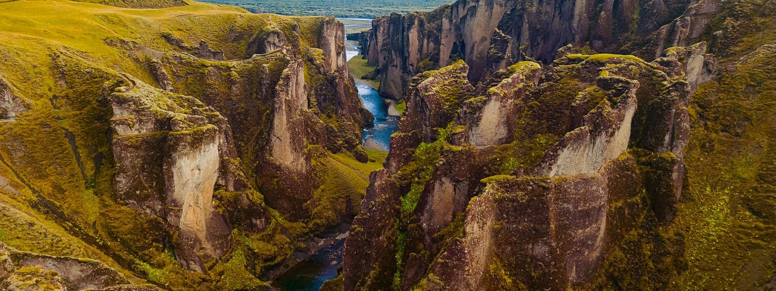 Fjadrargljufur Canyon