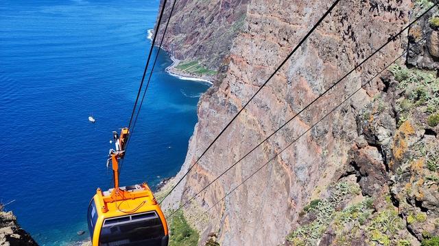 Teleférico das Fajãs do Cabo Girão