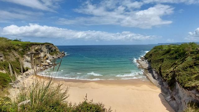 Пляж Маталеньяс