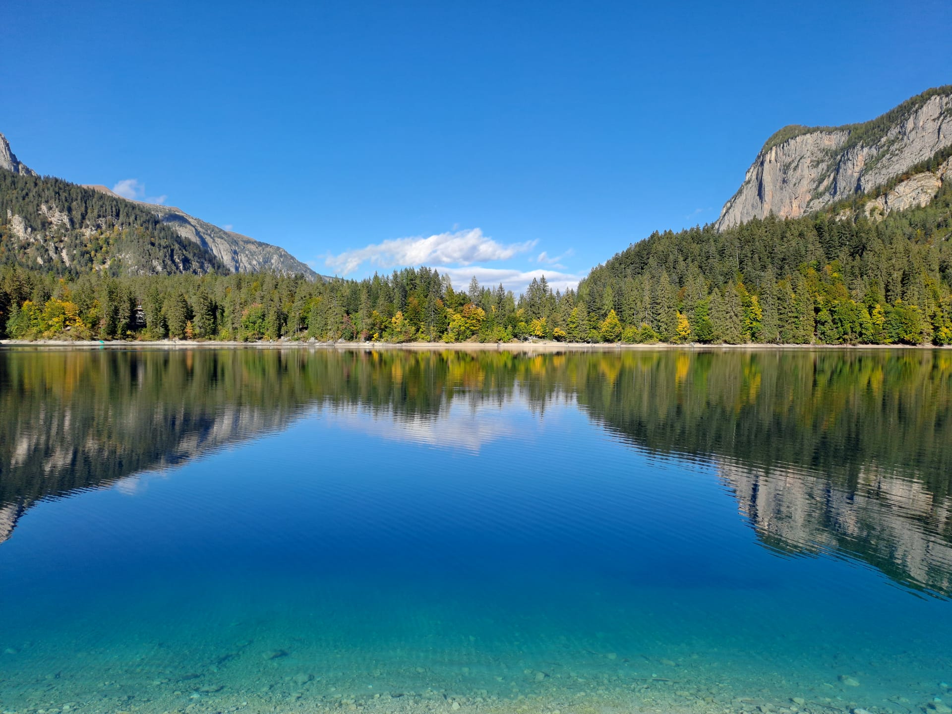 Озеро Товель