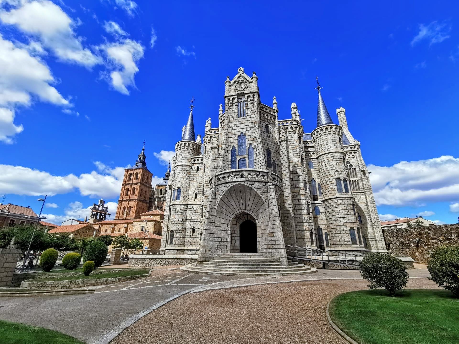 Єпископський палац в Асторзі