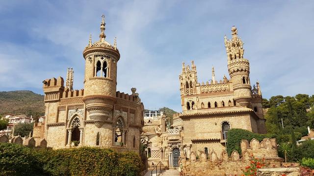 Замок-пам'ятник Коломарес