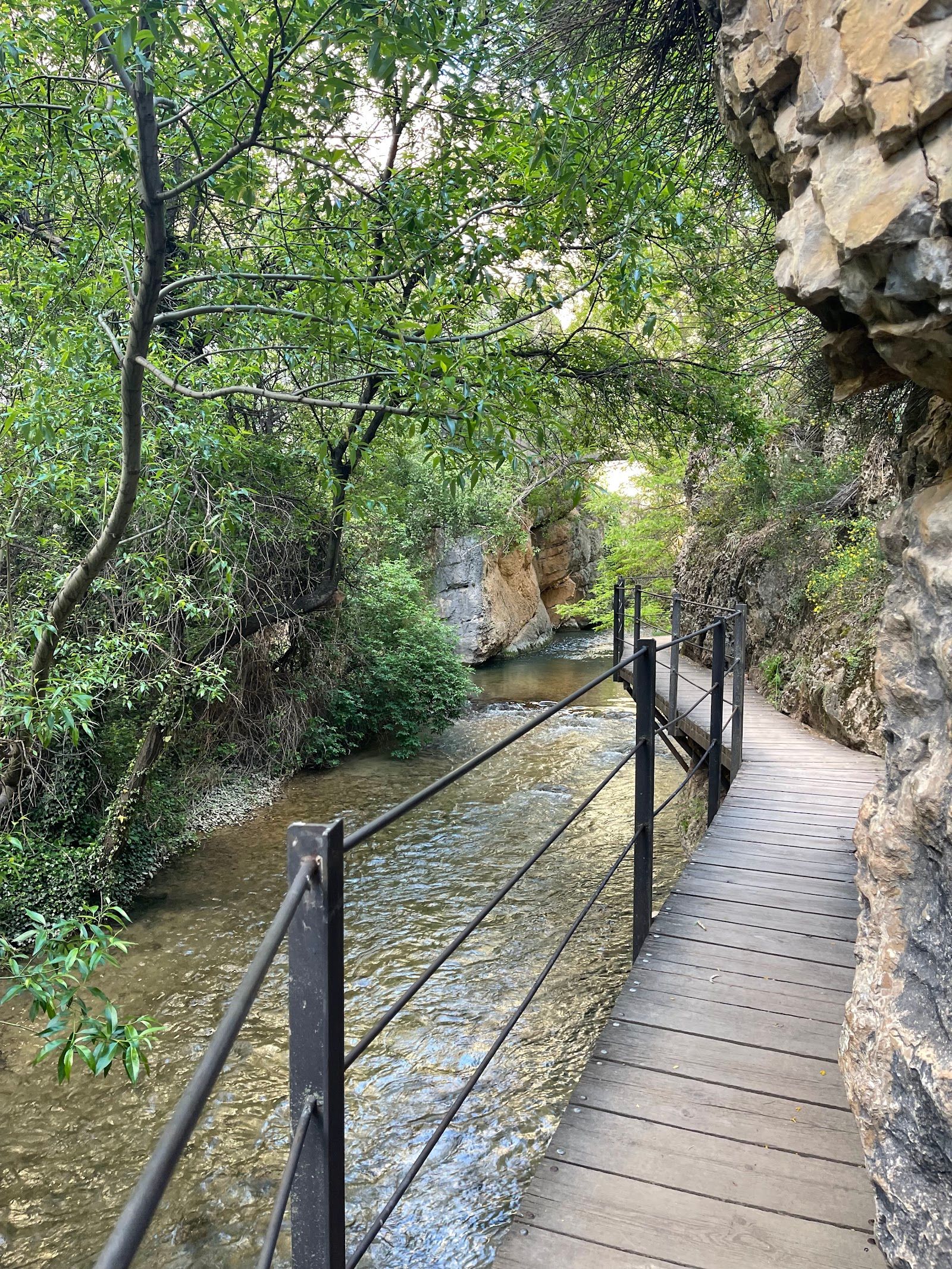 Guadalaviar River Walk