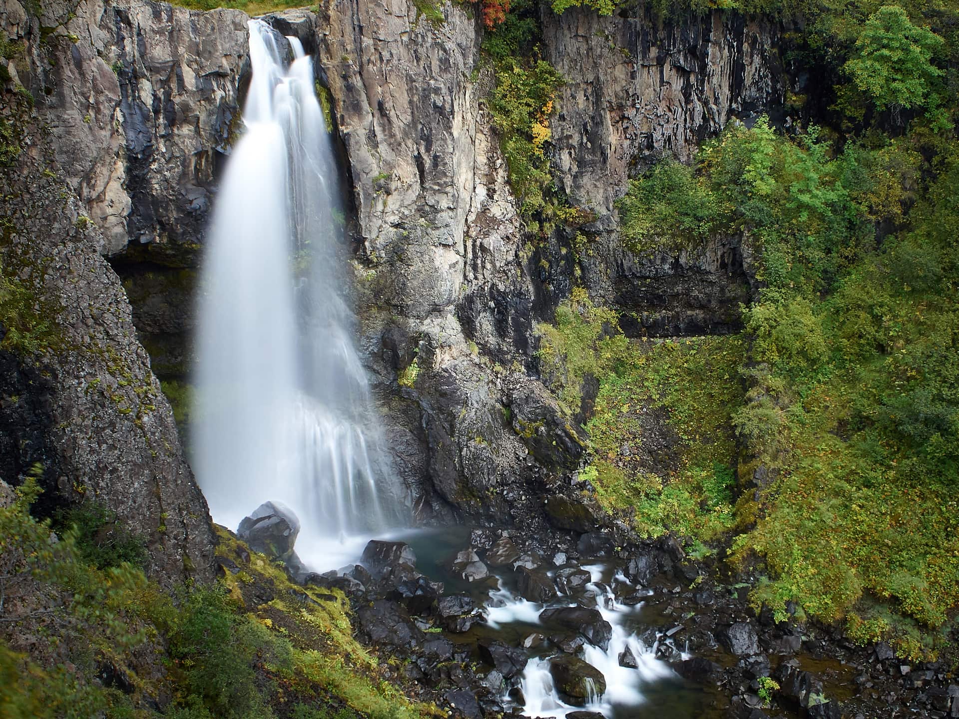 Hundafoss Waterfall