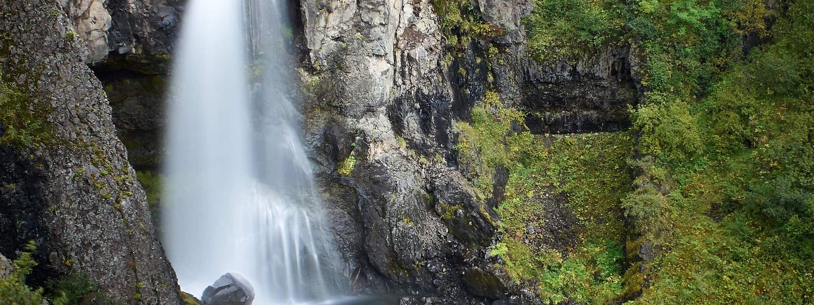 Hundafoss Waterfall
