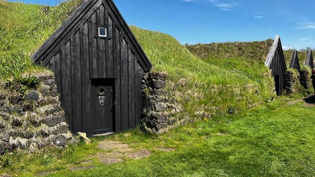 Keldur Turf House