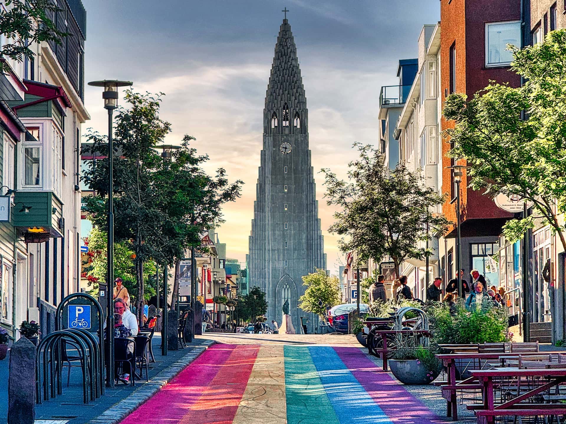 Skolavordustigur Street