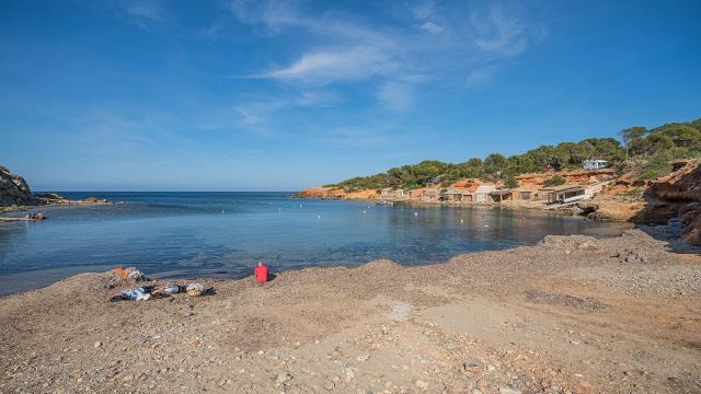 Pou des Lleo Beach