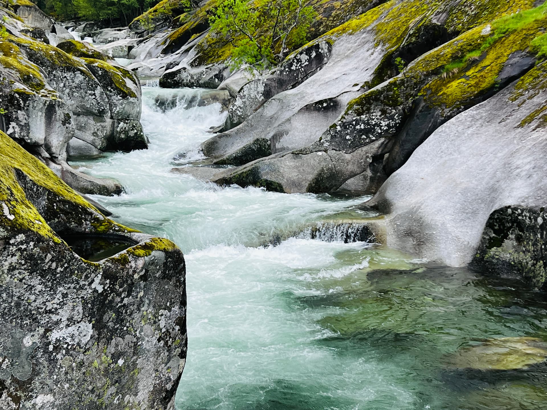 Los Pilones Giant's Kettles