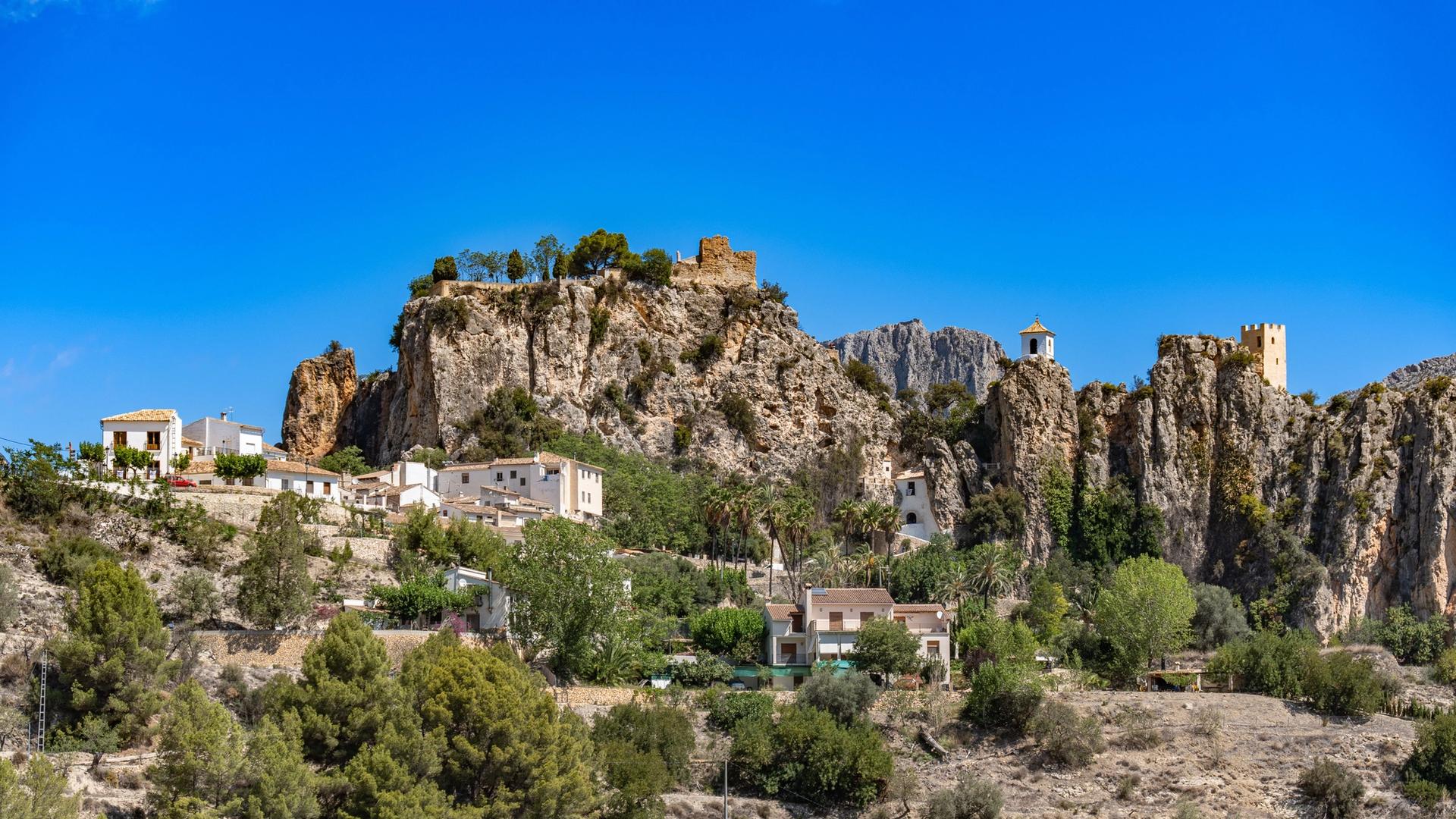 Alquézar village on the rim of the Vero canyon