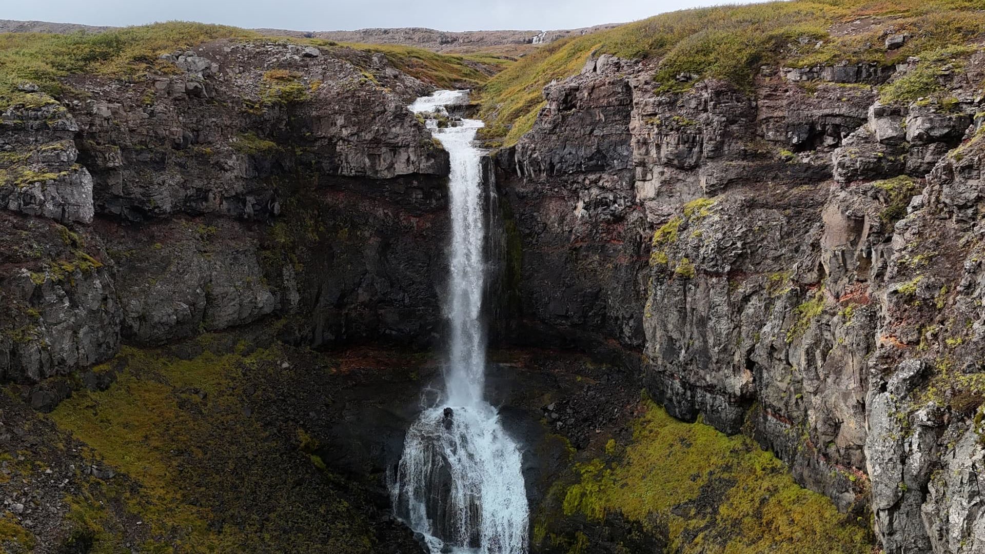 Водопад Валагил