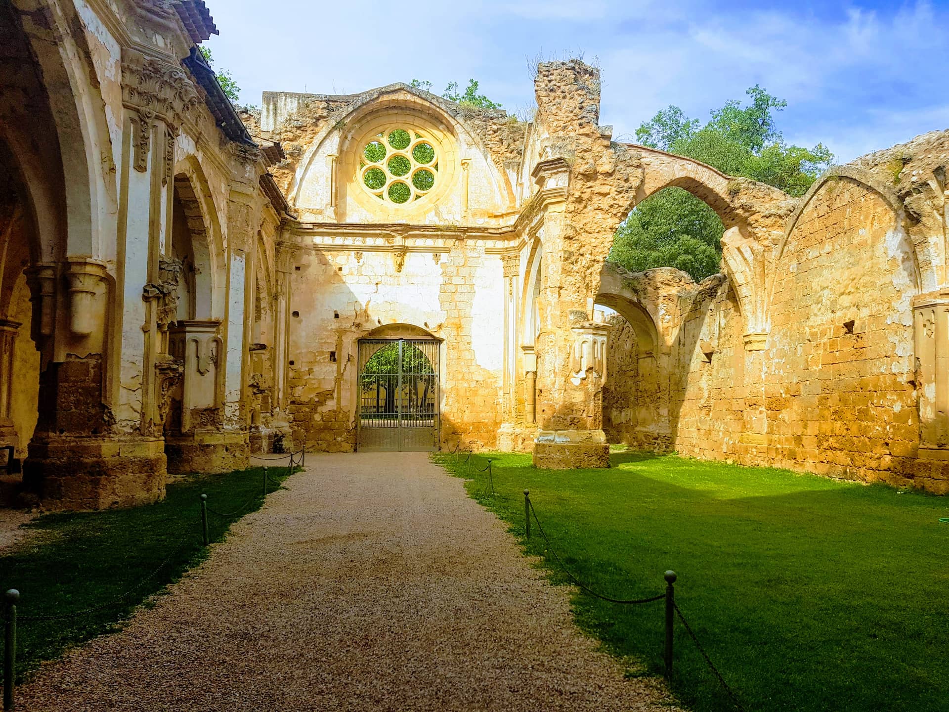 Монастир П’єдра