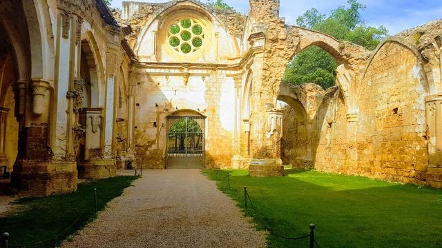 Монастир П’єдра