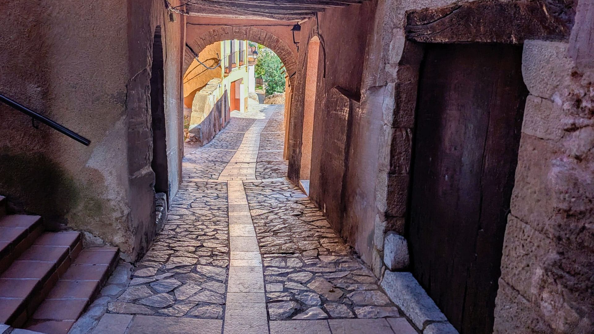 Портал на вулиці Банк