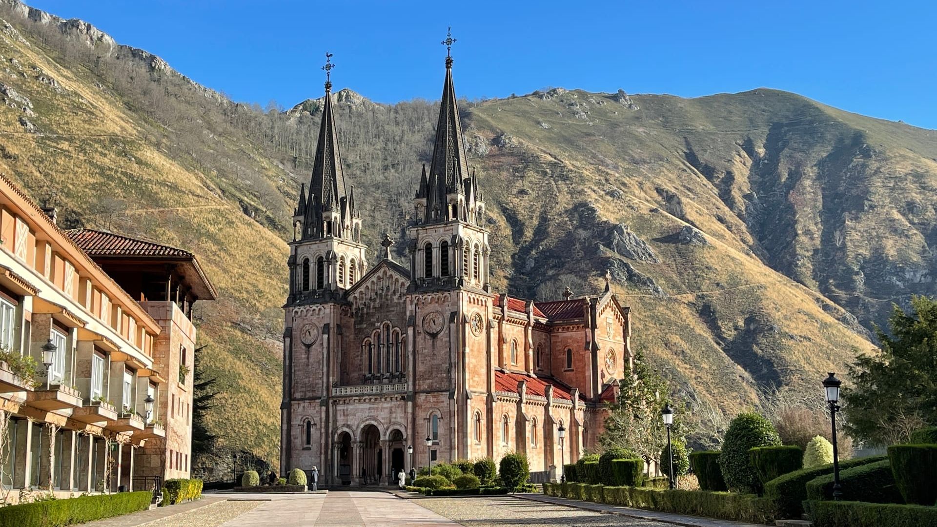 Базилика Санта-Мария-ла-Реаль-де-Ковадонга