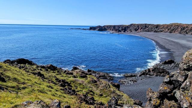 Пляж Дьюпалонссандур