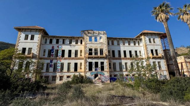 Заброшенный спа Агуас-де-Бусот