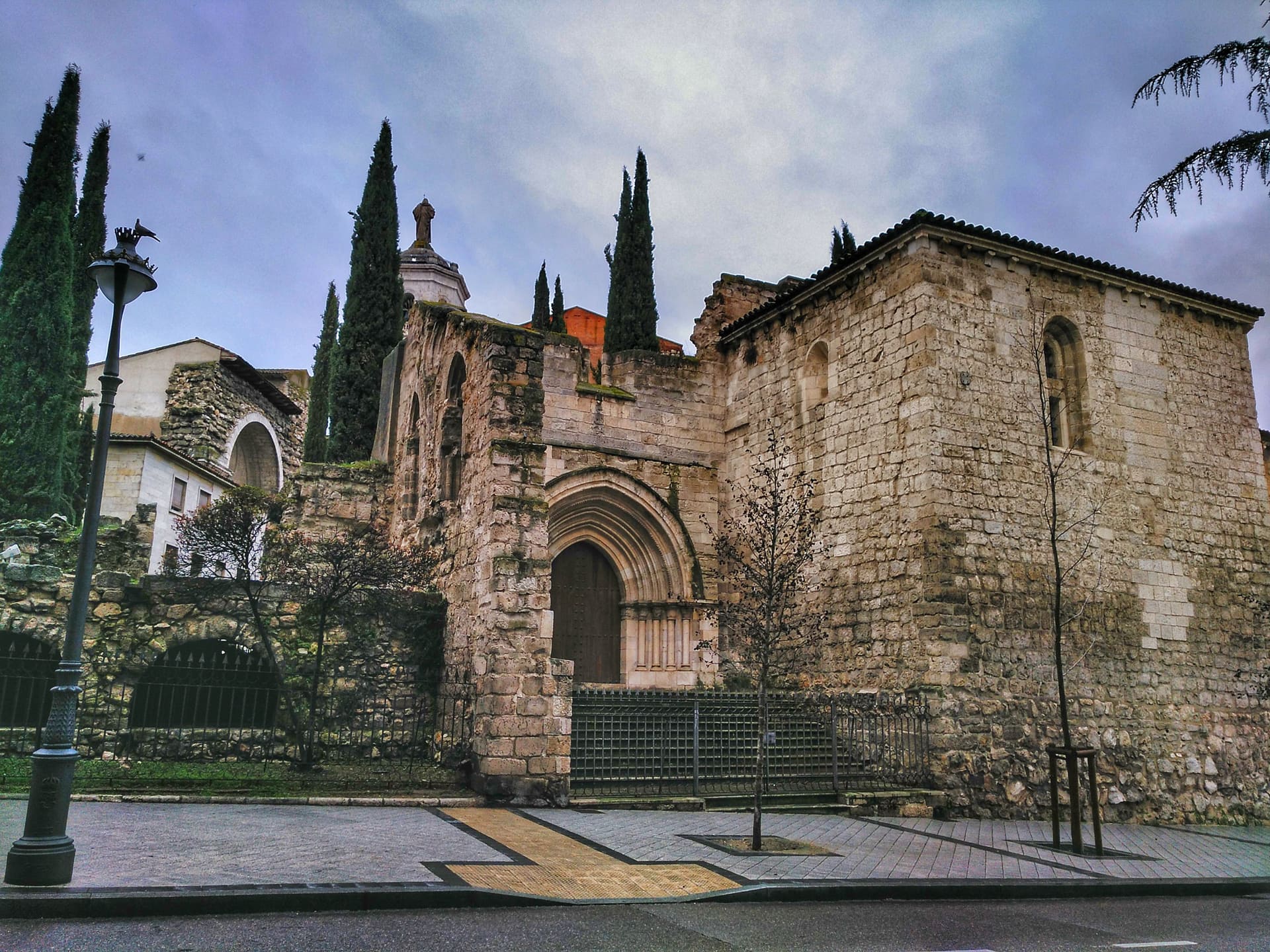 Руїни колегіальної церкви Санта-Марія-ла-Майор