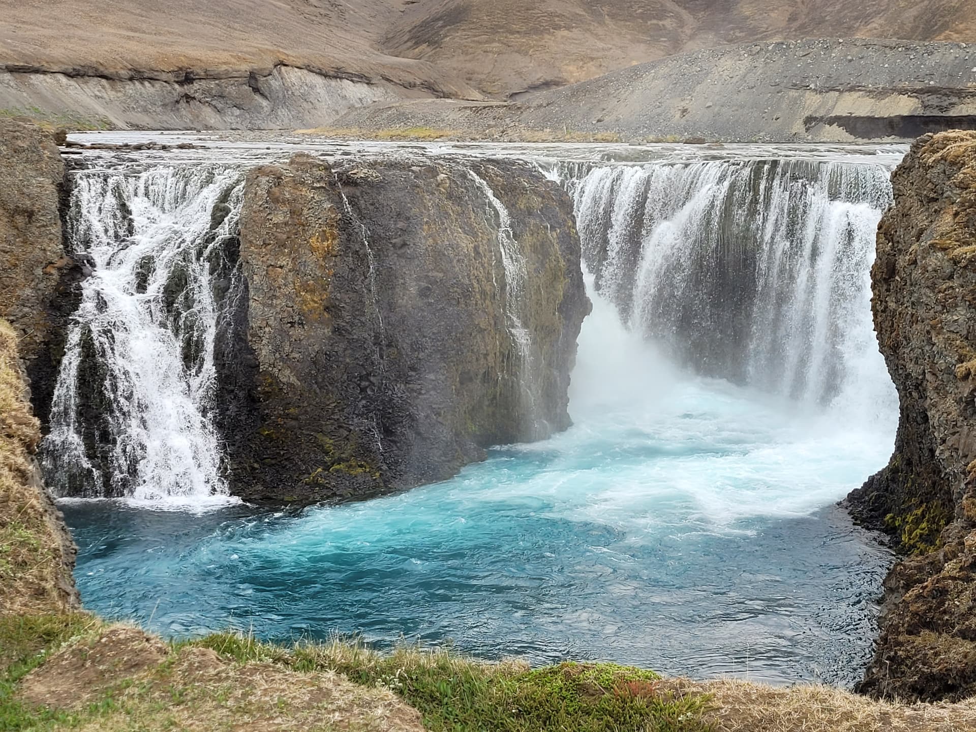 Sigoldufoss Waterfall