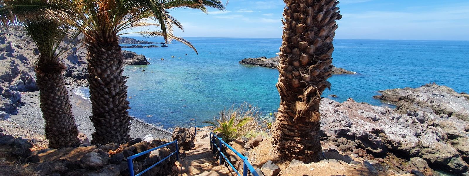 Baja Larga Beach