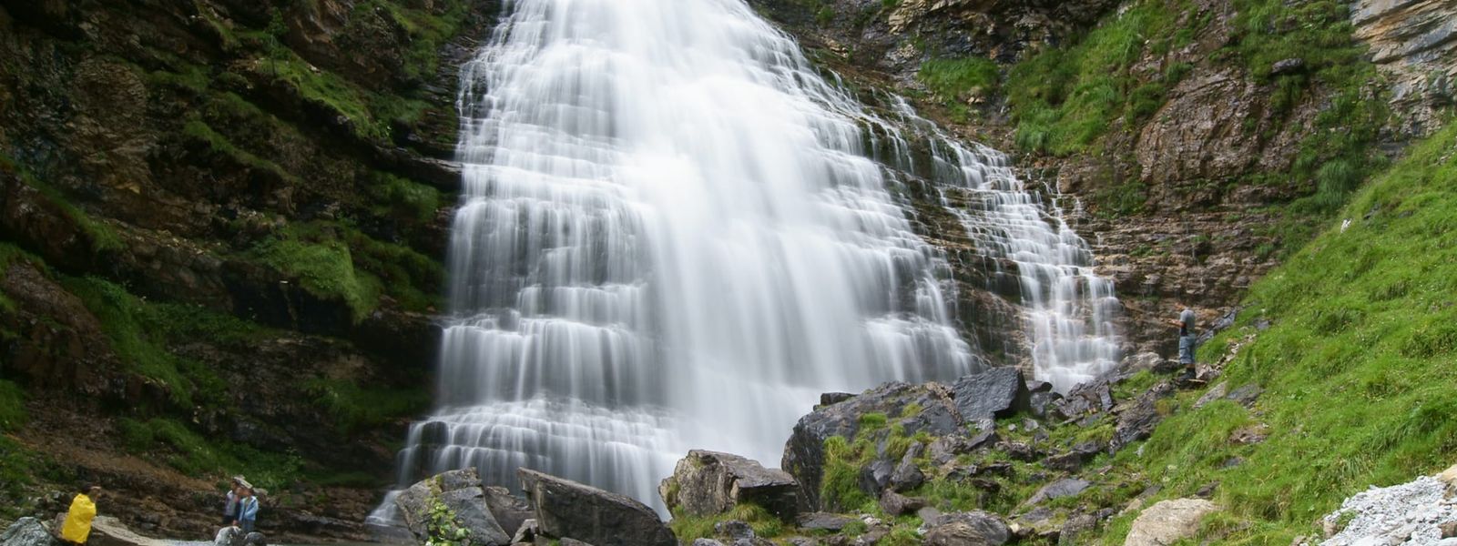 Cola de Caballo Waterfall