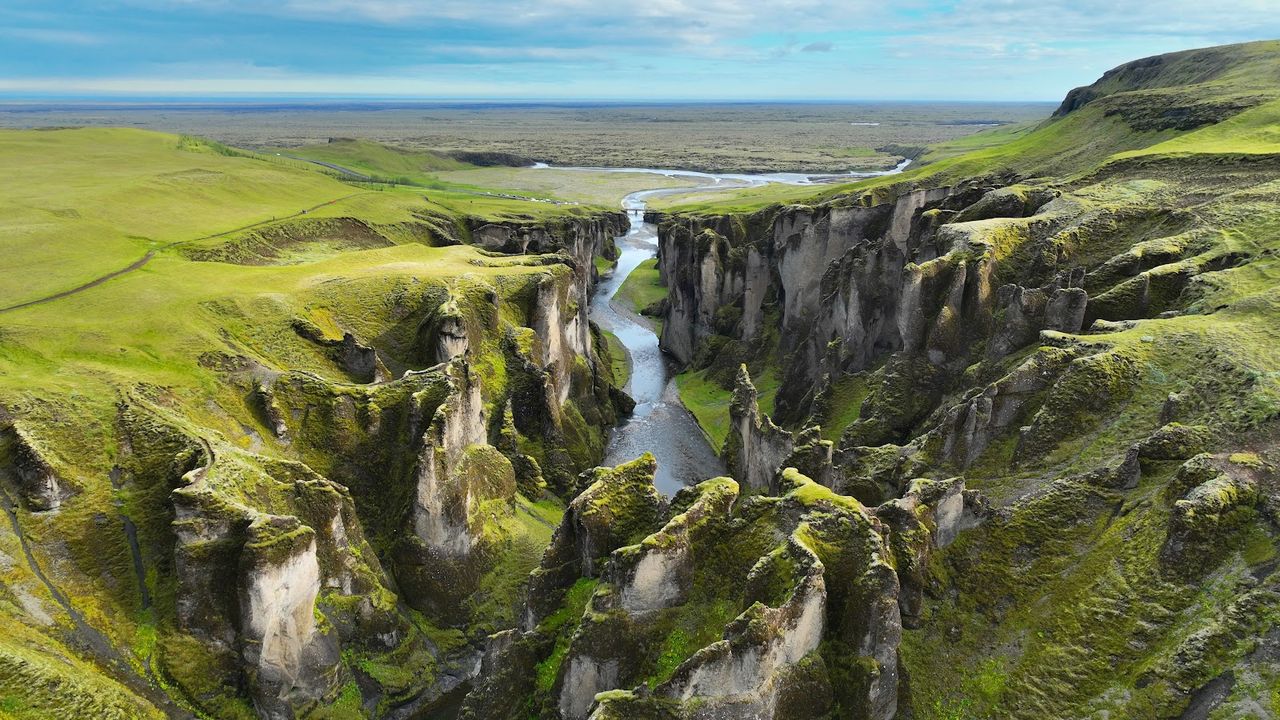 Fjadrargljufur Canyon
