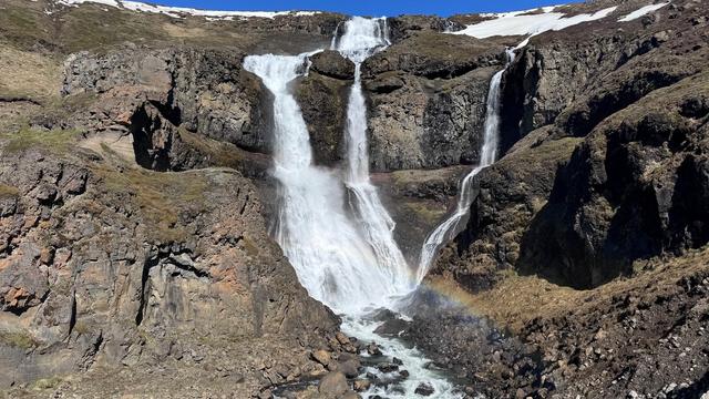 Rjúkandi Waterfall