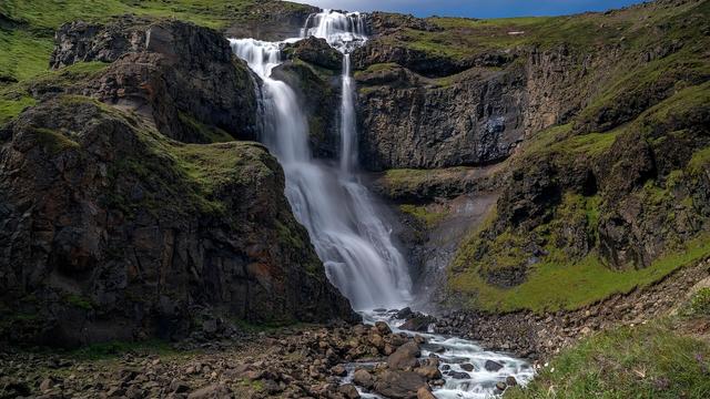 Rjúkandi Waterfall