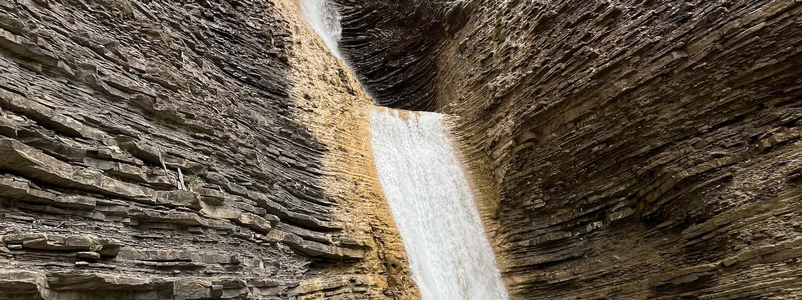 Oros Bajo Waterfall