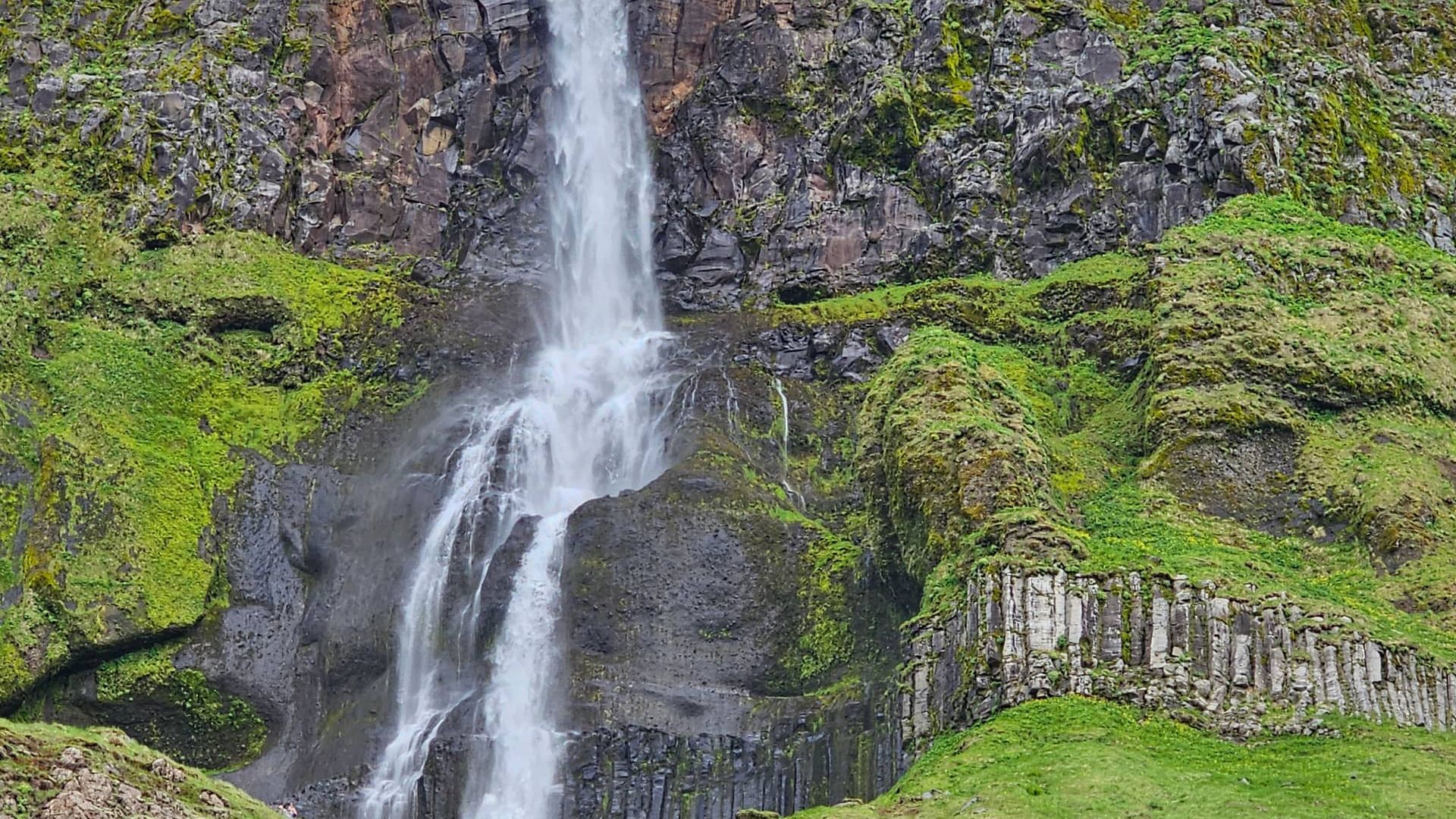Водопад Бьярнарфосс