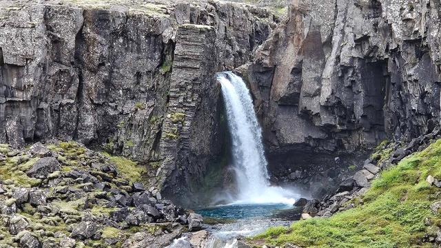 Folaldafoss Waterfall