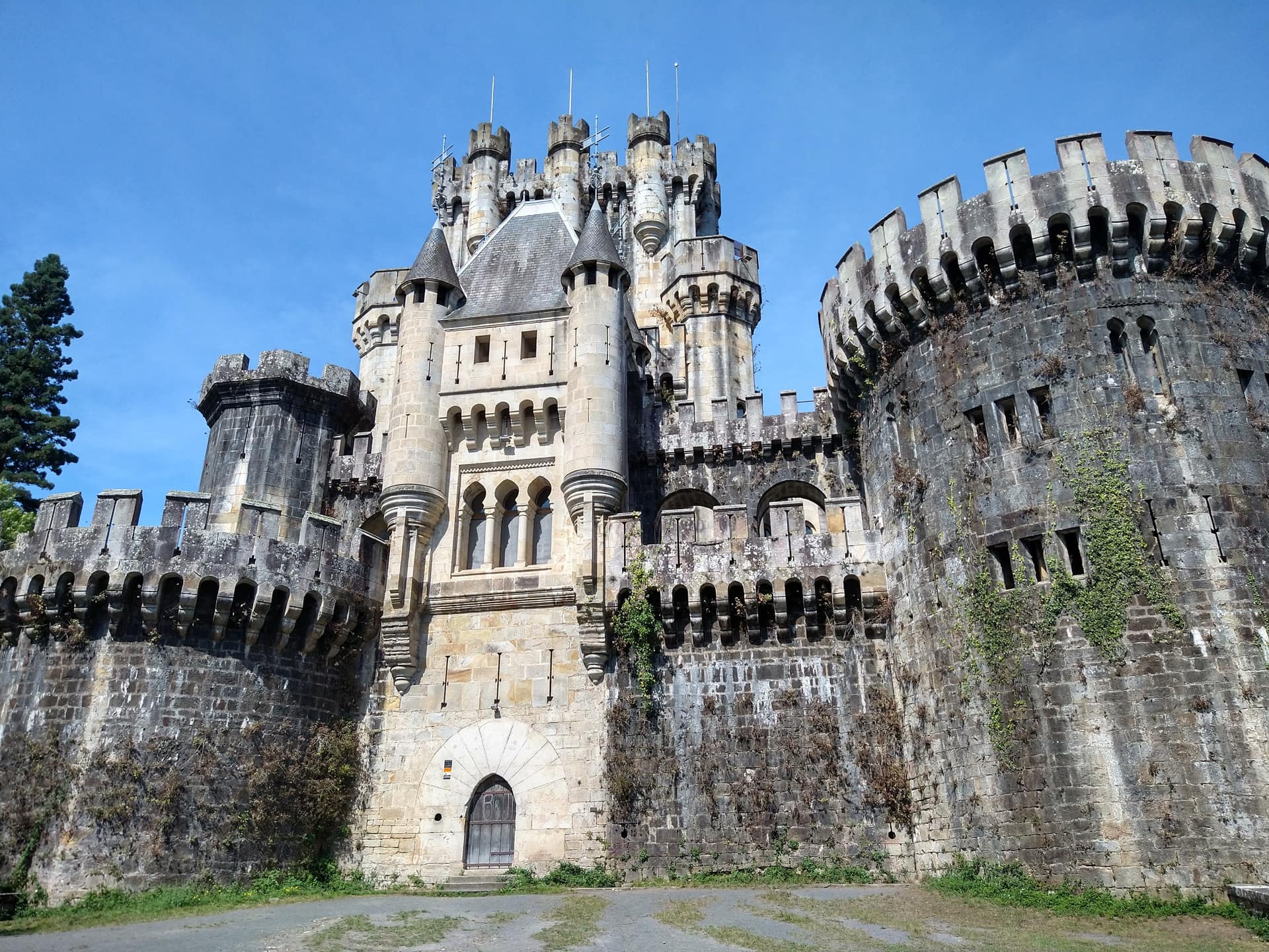 Замок Бутрон