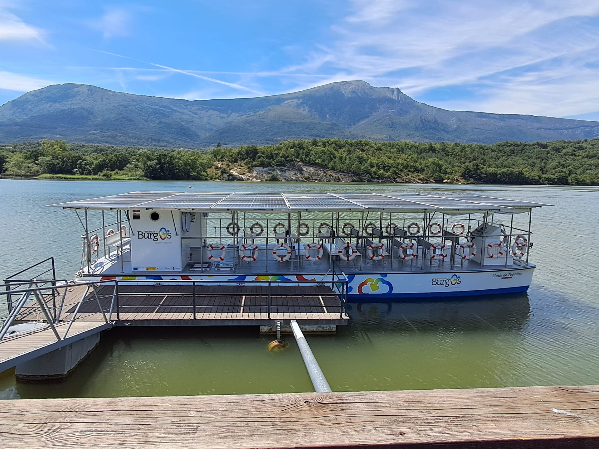 Электросолнечный катер долины Тобалина
