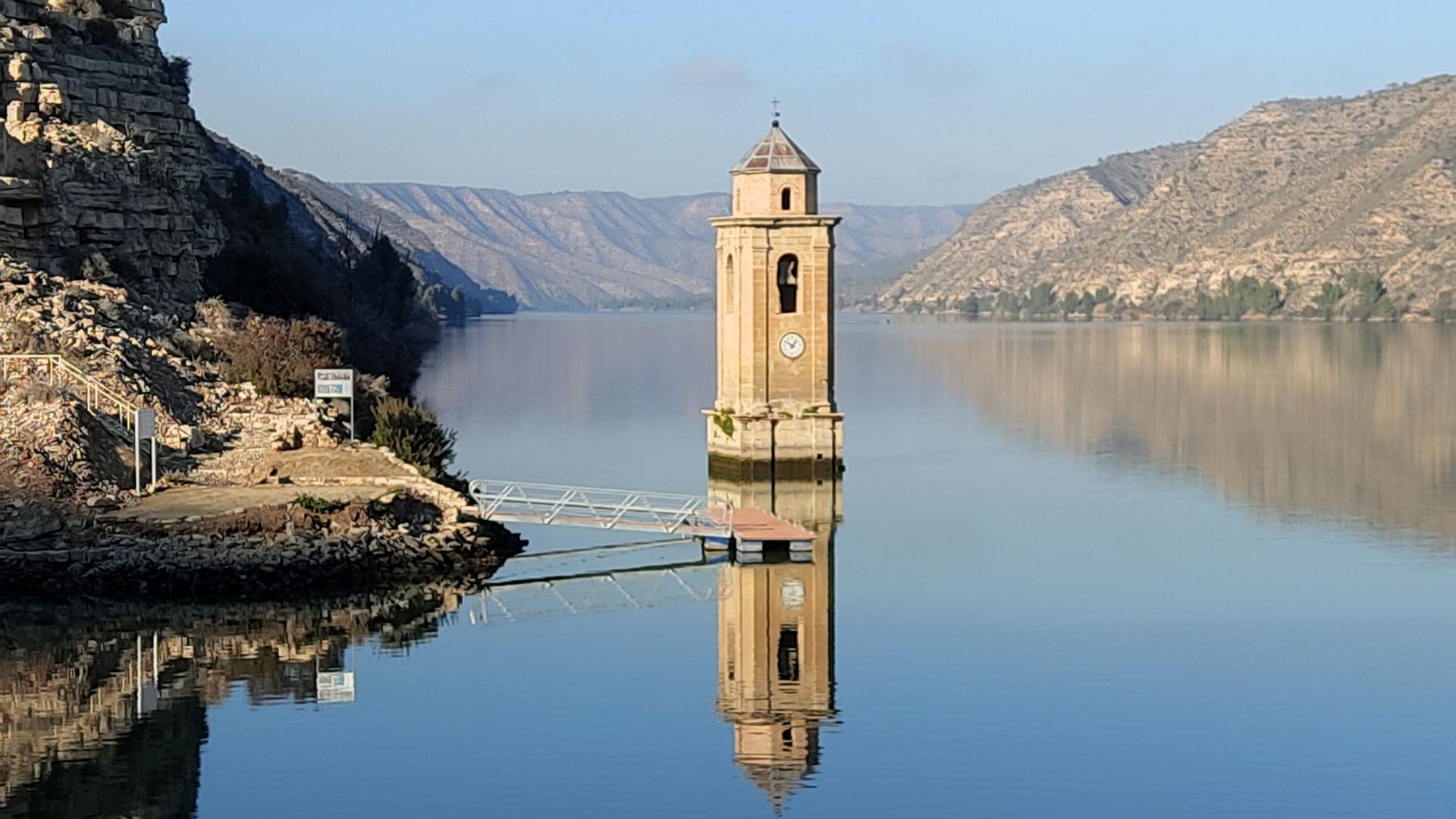 Башня старой церкви Файона