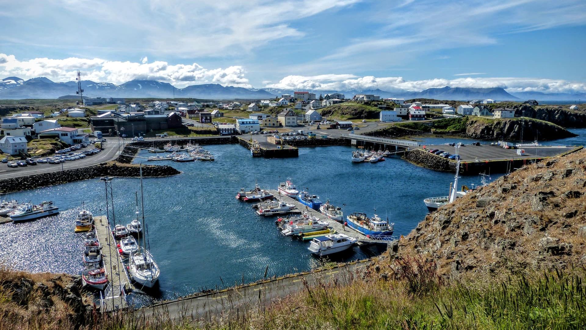 Місто Стіккісхоульмюр