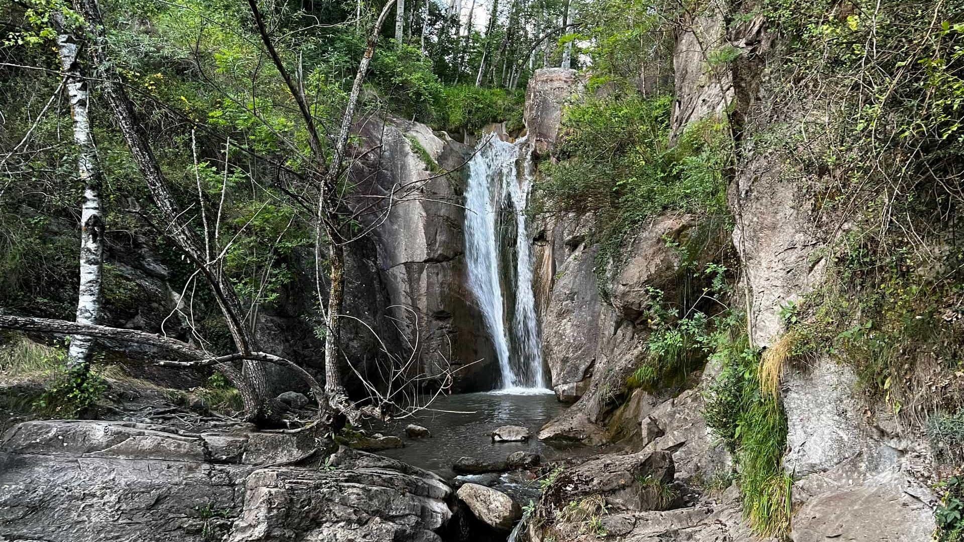 Второй водопад ущелья Лири