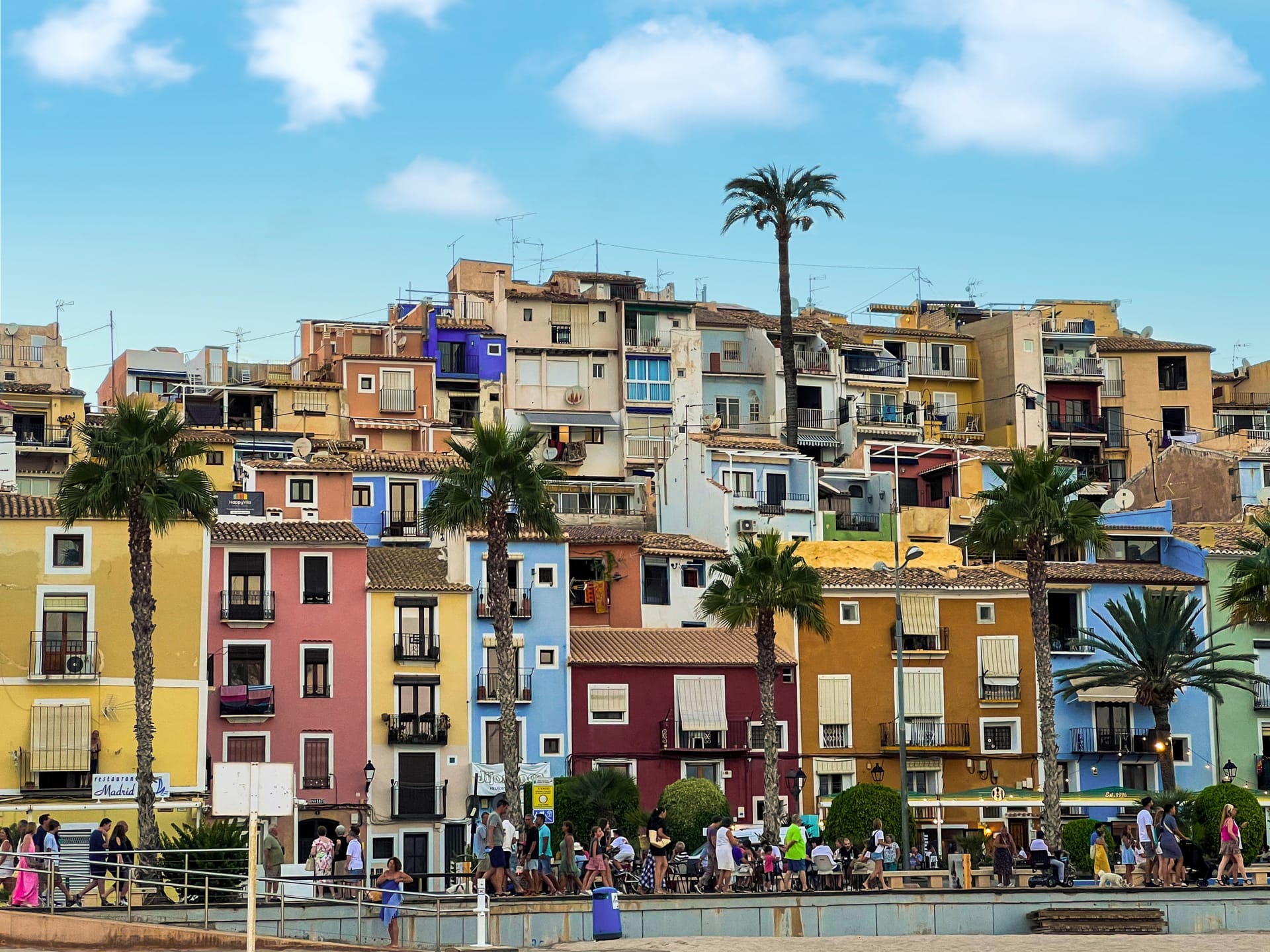 Різнокольорові будинки Лес-Казес-де-Колорс