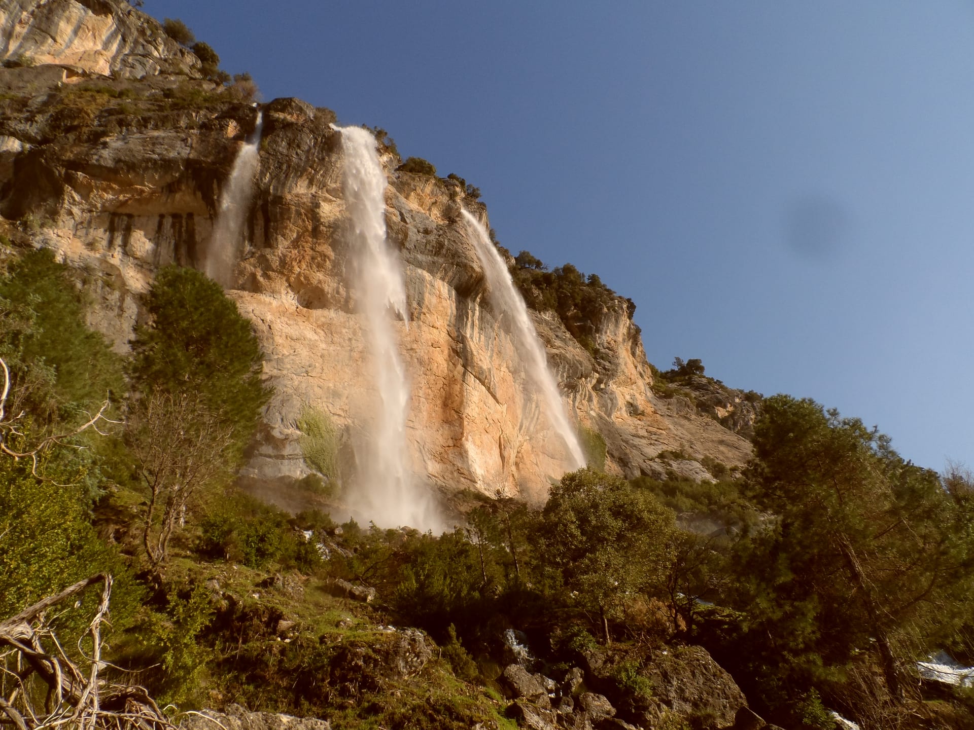Водопад Трес-Колас