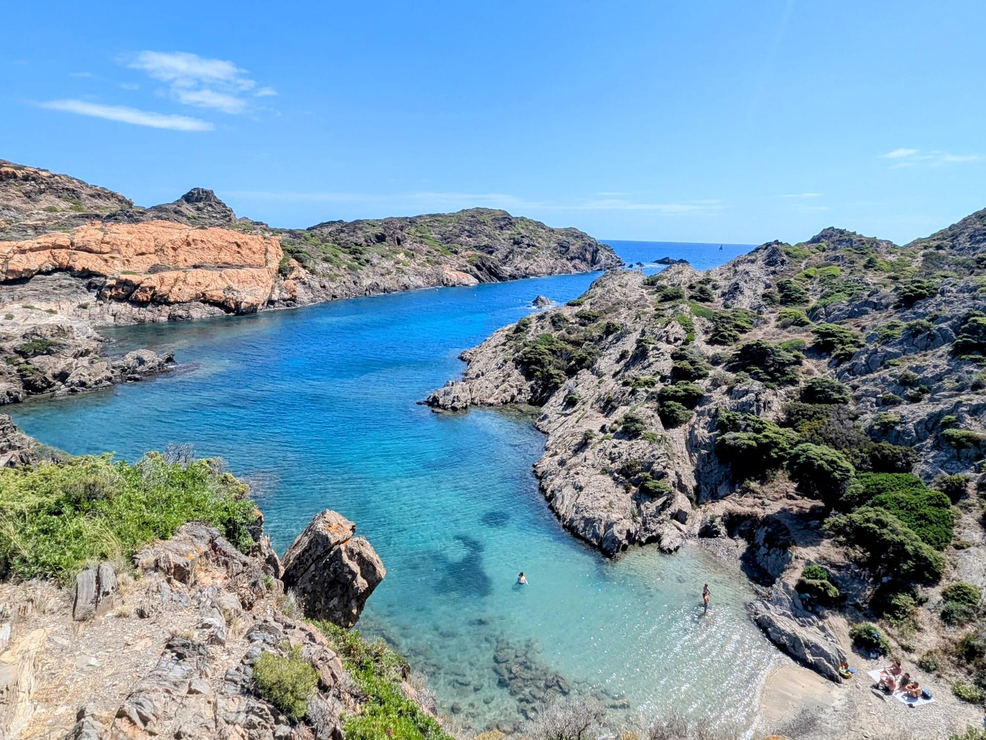 Бухта Кала-Хугадора