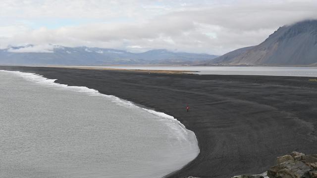 Ulfseyjarsandur Black Sand Beach