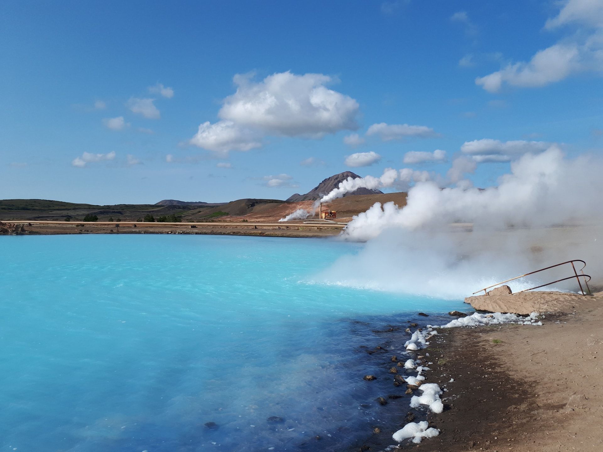 Голубое озеро